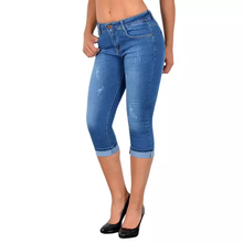 Load image into Gallery viewer, Women&#39;s Denim Capri Pants
